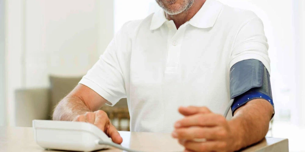 ارائه محصولات اصلی فشار سنج بیورر BM49 به صورت اصیل و تضمینی