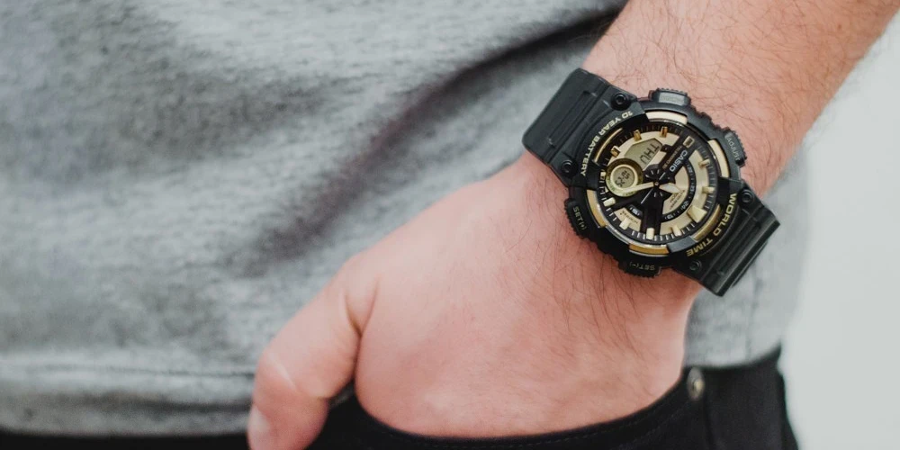 بررسی طراحی و ساختار ساعت کاسیو AEQ-110BW-9A