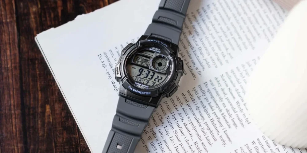 ویژگی های بارز ساعت مچی کاسیو AE-1000W-8AV