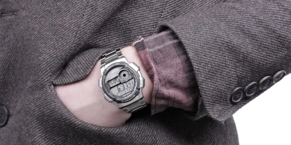 بررسی طراحی و ساخت ساعت کاسیو AE-1000WD-1AV