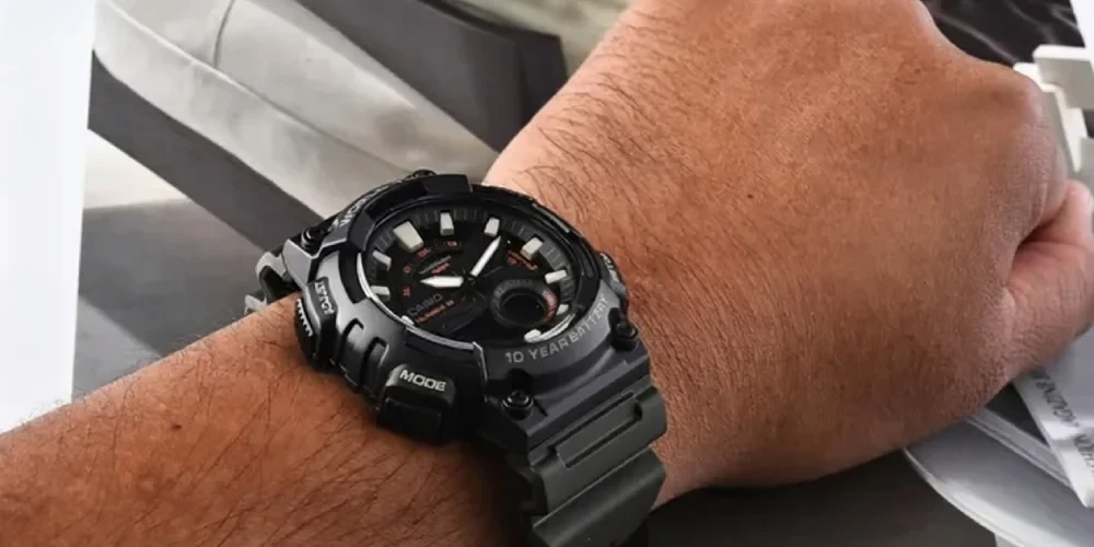 چرا ساعت کاسیو CASIO AEQ-110W-3AV انتخابی هوشمندانه است