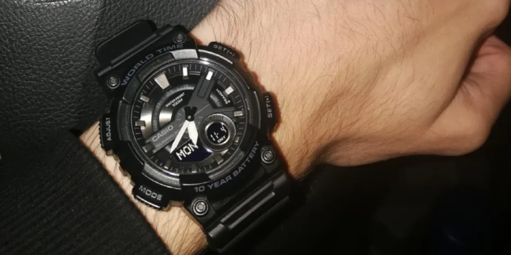 چرا ساعت کاسیو AEQ-120W-1BV بهترین انتخاب برای شماست؟