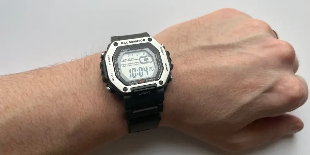 چرا ساعت کاسیو MWD-110H-1AV گزینه‌ای مناسب است؟