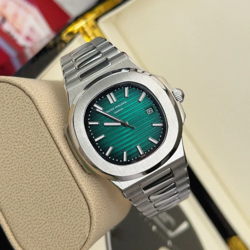 Patek-Philippes-Nautilus-green-front.webp