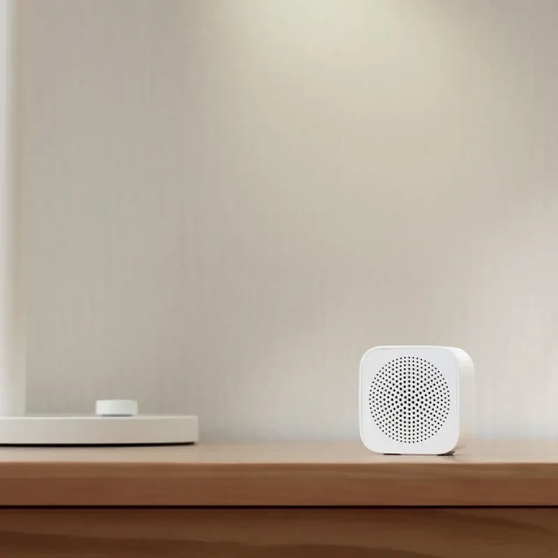 Xiaomi-XiaoAi-on-table.webp
